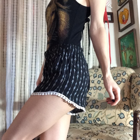 SOLD Viscose Lace Trim Flowy Black Beach Shorts - Picture 6 of 6